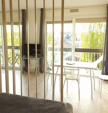 Royan Apartment Διαμέρισμα *